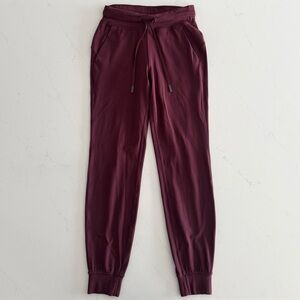 lululemon ready to rulu jogger garnet